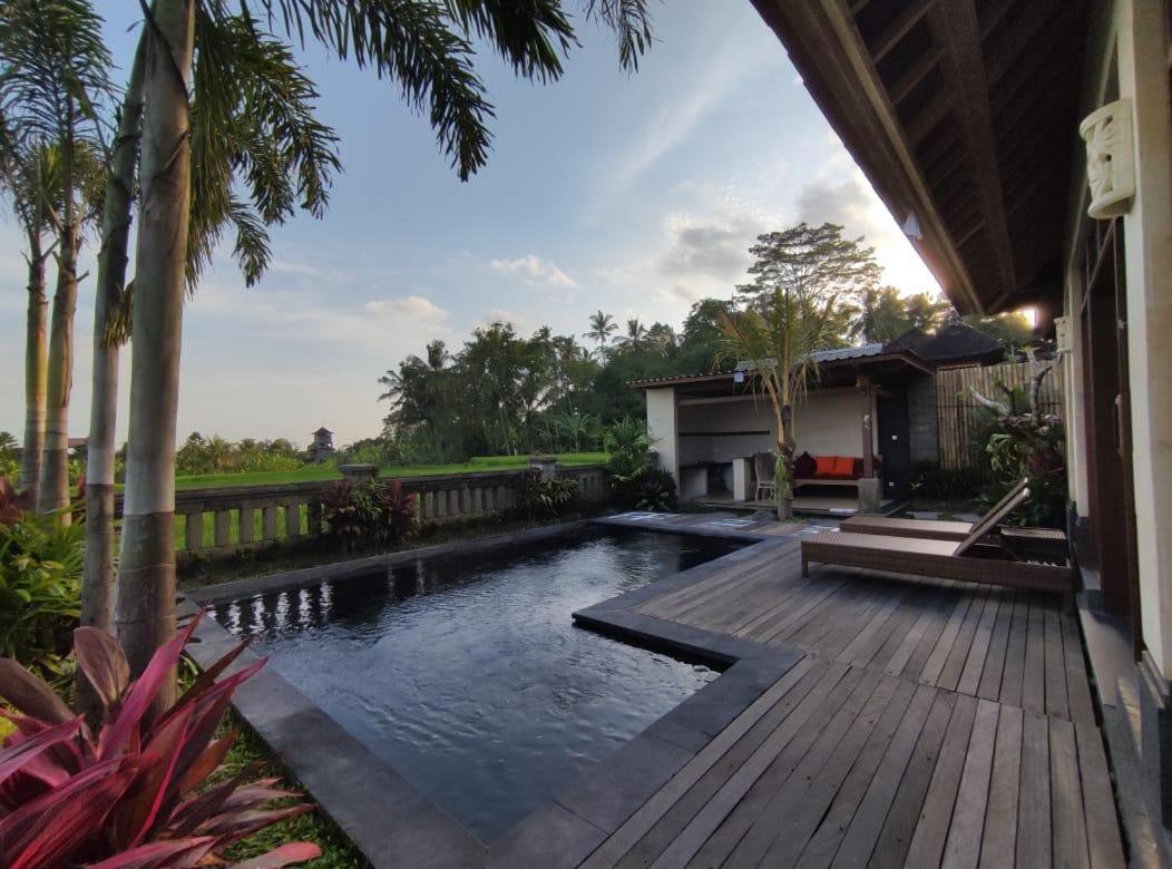 Anggarakasih Ubud Villa Luaran gambar